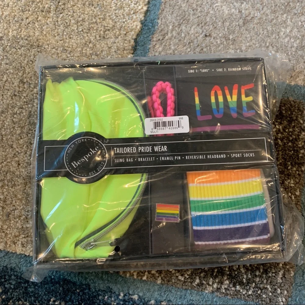 Bespoken Rainbow Love Pride Theme Set Kit Socks Pin Bag